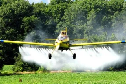 Controle aéreo de insetos e pragas agrícolas